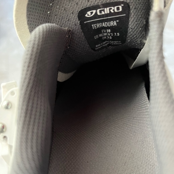 Giro Size 39 Cycling Shoes - Picture 2 of 3